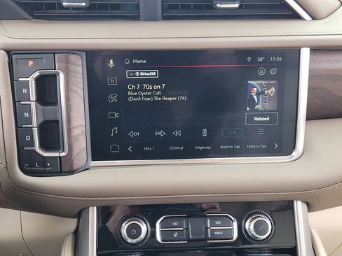 Used 2024 GMC Yukon XL Denali w/ Advanced Technology Package RWD image 17