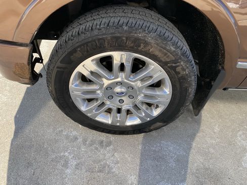 Used 2011 Ford F150 Platinum image 2