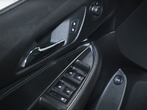Used 2018 Chevrolet Cruze Premier image 16