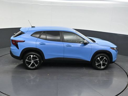 Used 2024 Chevrolet Trax RS FWD image 17