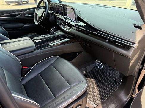 Used 2021 Cadillac Escalade Sport w/ Driver Assist Tech Package image 32