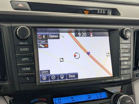 Used 2018 Toyota RAV4 XLE FWD image 24