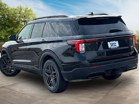 Certified 2025 Ford Explorer ST-Line w/ ST-Line Street Pack AWD/4WD image 9