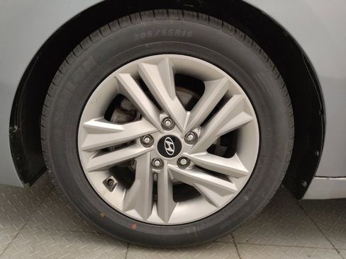 Used 2019 Hyundai Elantra Value Edition FWD image 31