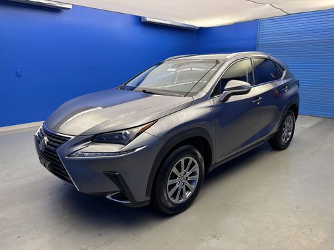 Used 2018 Lexus NX 300 FWD image 4
