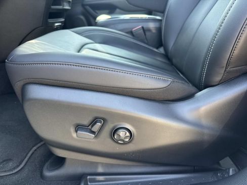 New 2026 Chrysler Pacifica Select FWD image 16