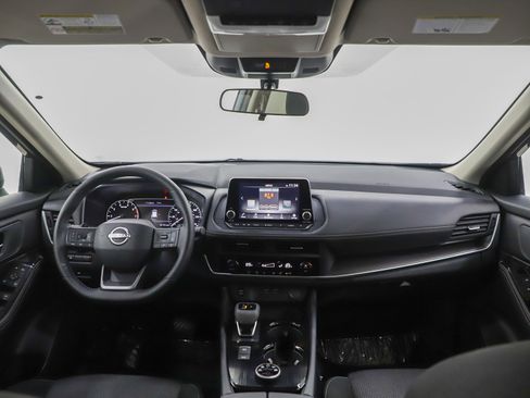 Used 2026 Nissan Rogue SV image 13