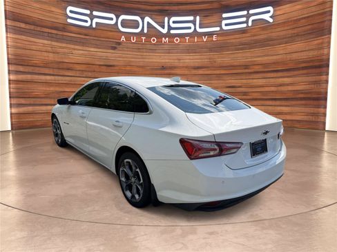 Used 2021 Chevrolet Malibu LT FWD image 3