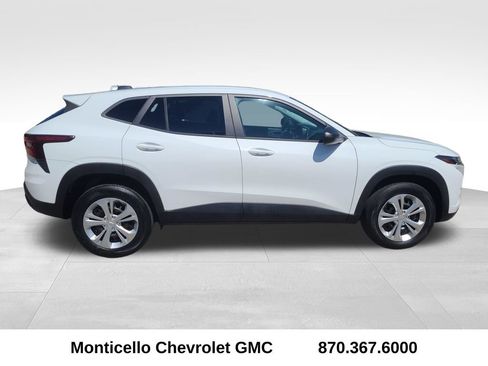 Used 2024 Chevrolet Trax LS FWD image 8
