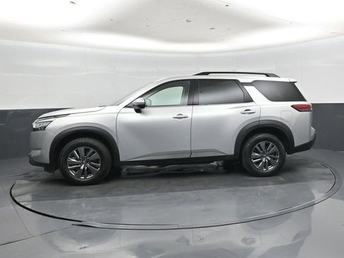 Used 2024 Nissan Pathfinder SV AWD/4WD image 7