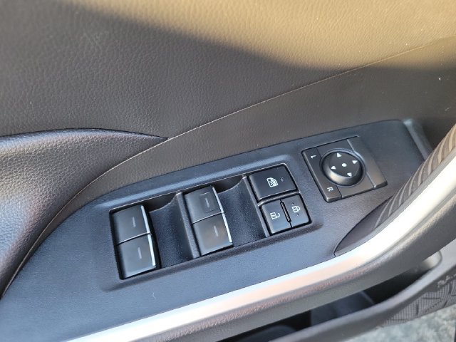Used 2022 Toyota RAV4 XLE FWD image 14