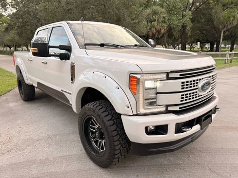 Used 2019 Ford F250 Platinum w/ Platinum Ultimate Package image 5