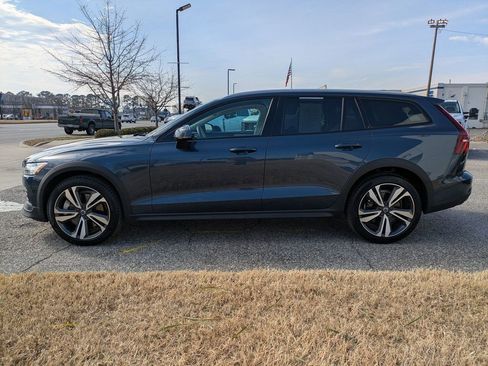 Certified 2024 Volvo V60 B5 Cross Country Plus image 7