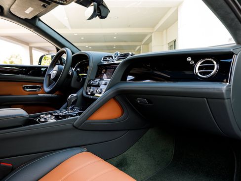 New 2026 Bentley Bentayga AWD/4WD image 41