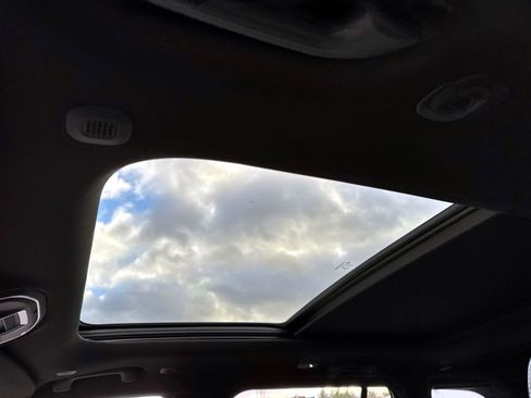 New 2025 Jeep Grand Cherokee Limited image 12