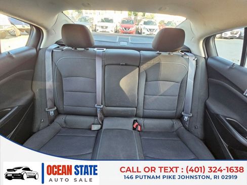 Used 2017 Chevrolet Cruze LT w/ Sun And Sound Package FWD image 16