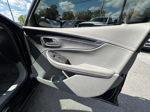 Used 2014 Chevrolet Impala LT w/ Convenience Package image 13