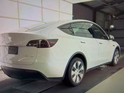 Used 2021 Tesla Model Y Long Range AWD/4WD image 4