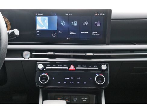 Certified 2025 Hyundai Santa Cruz SEL FWD image 24