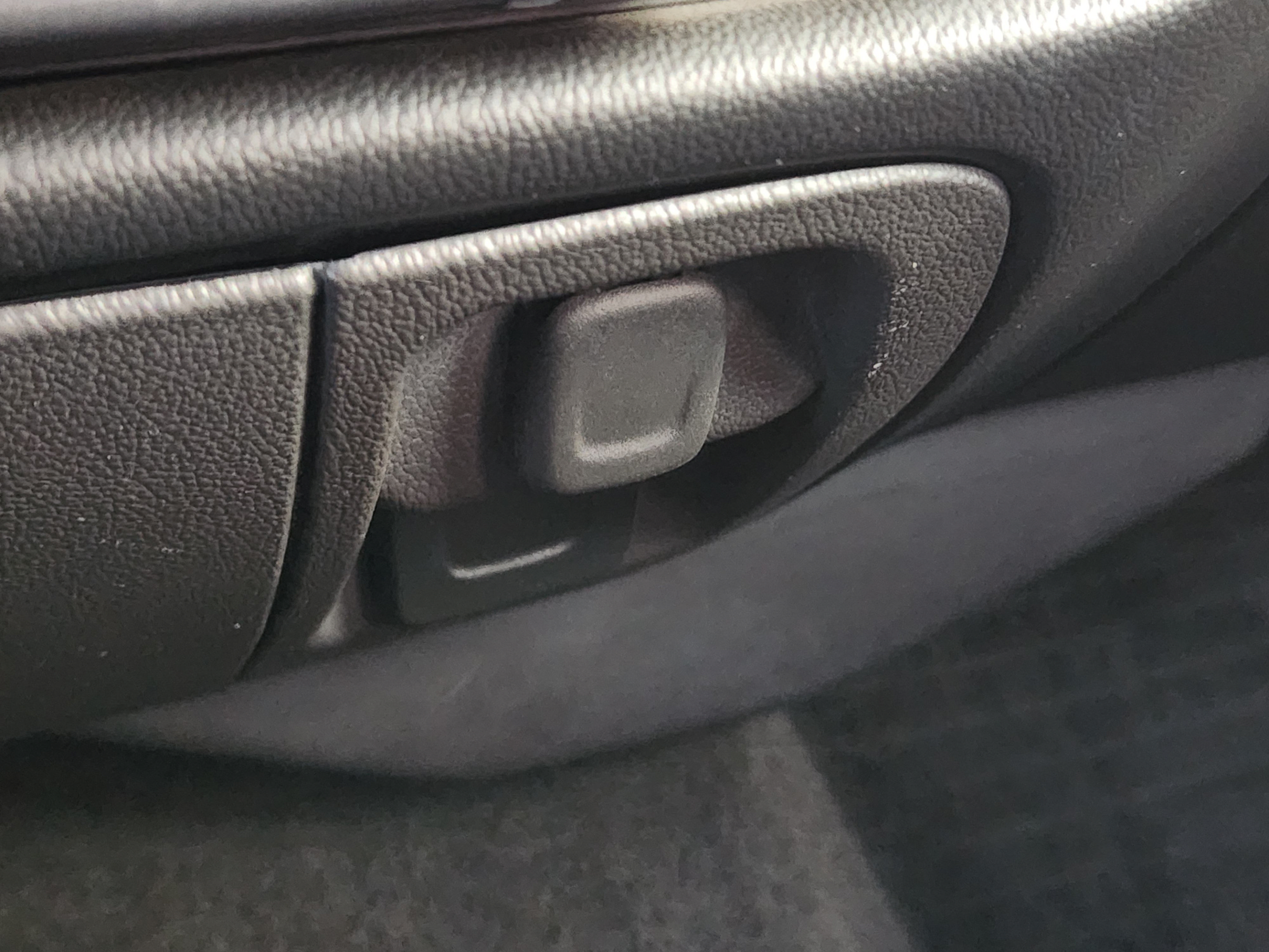 Used 2018 Chevrolet Silverado 1500 LT w/ Texas Edition RWD image 14