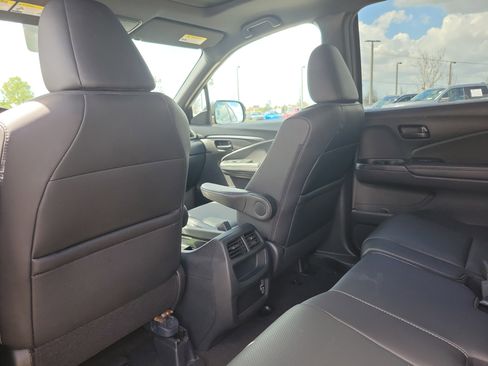 Used 2023 Honda Passport EX-L image 16