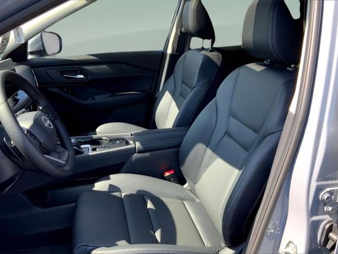 New 2025 Nissan Rogue SL w/ Tech Package image 10