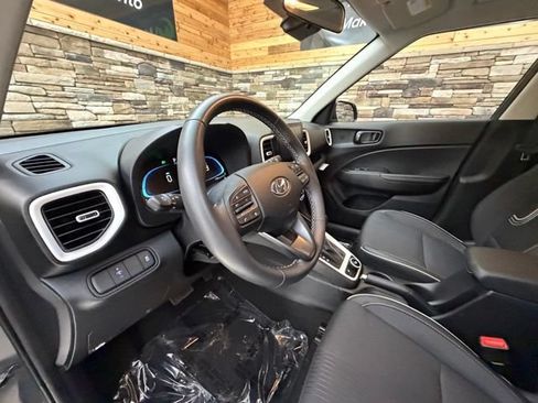 Used 2026 Hyundai Venue SEL FWD image 12