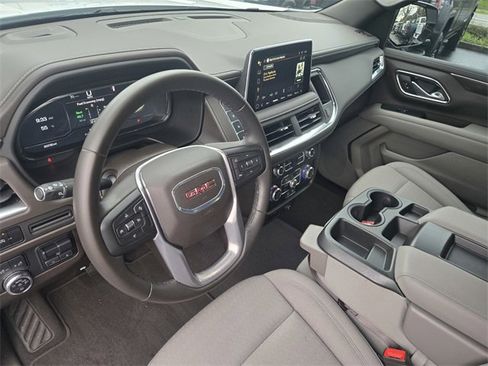 Used 2024 GMC Yukon SLE w/ Max Trailering Package image 11