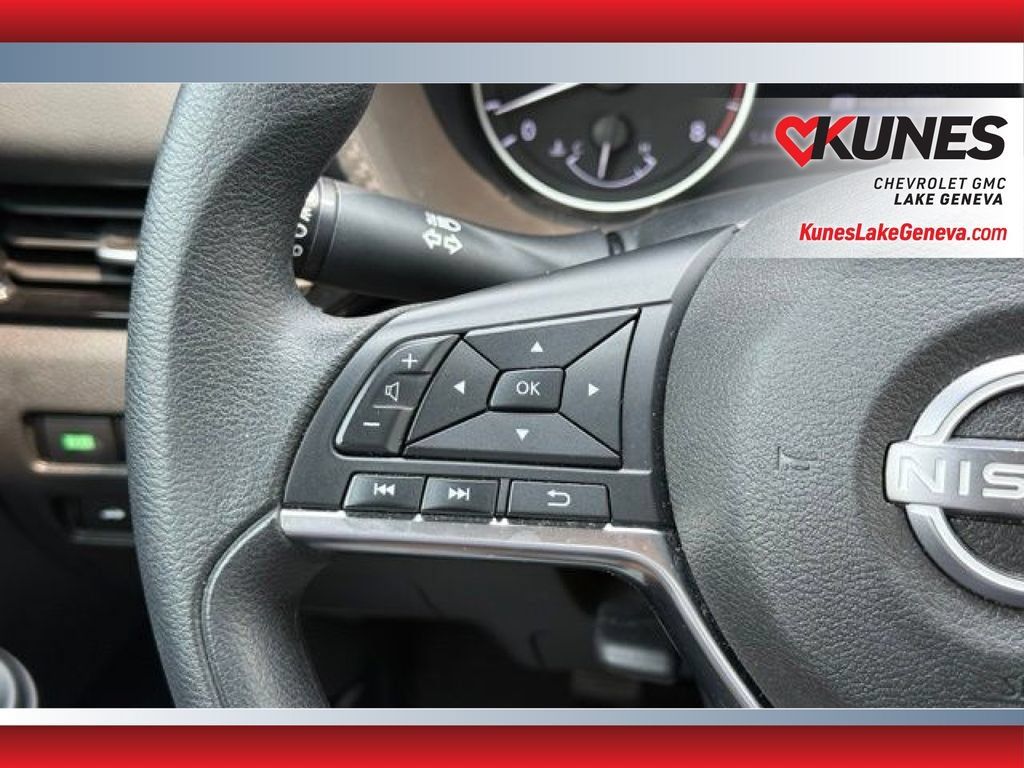 Used 2024 Nissan Sentra SV FWD image 32