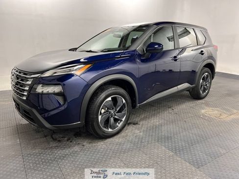 Used 2025 Nissan Rogue SV AWD/4WD image 1