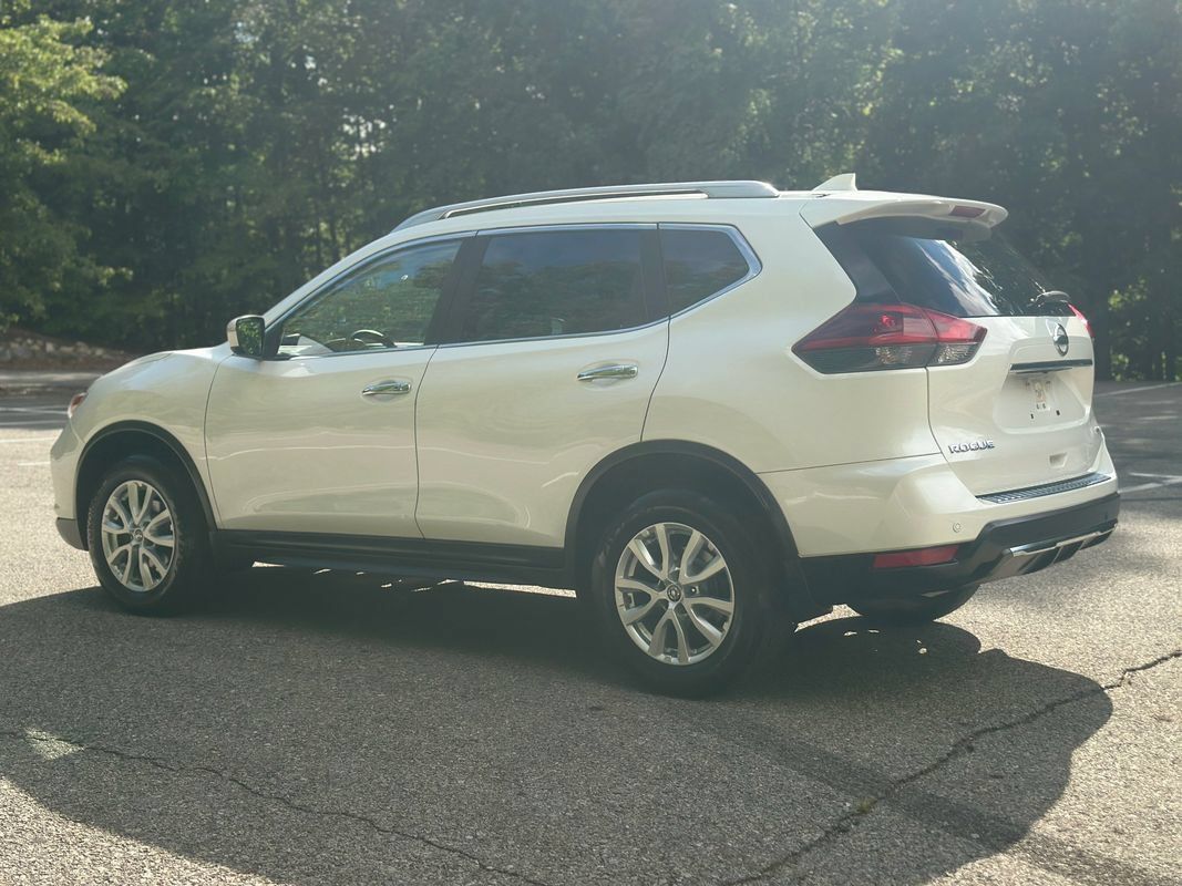 Used 2020 Nissan Rogue SV AWD/4WD image 5