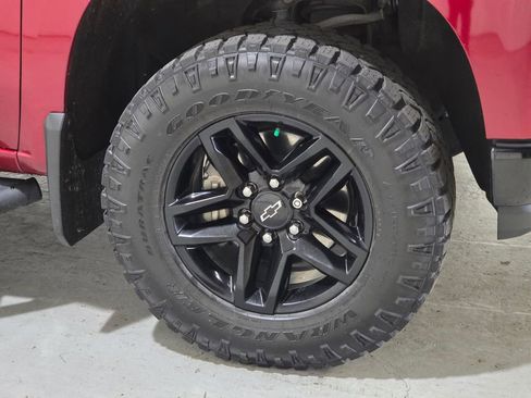 Used 2021 Chevrolet Silverado 1500 LT Trail Boss w/ Convenience Package II AWD/4WD image 17
