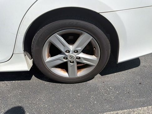Used 2012 Toyota Camry SE FWD image 5