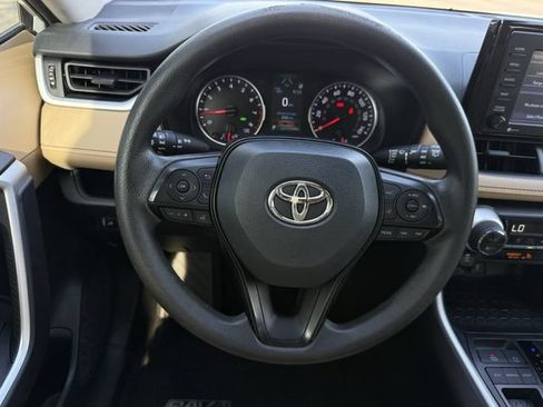 Used 2021 Toyota RAV4 XLE FWD image 12