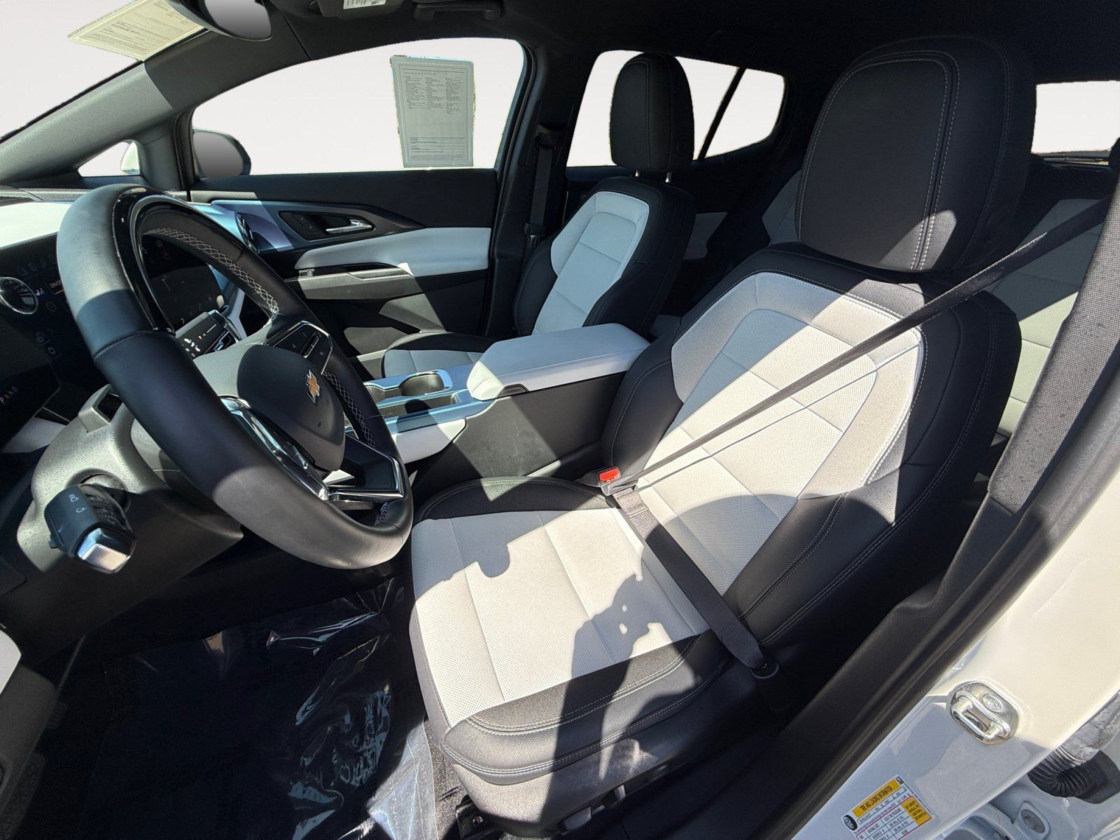 Used 2024 Chevrolet Equinox EV LT w/ Active Safety Package 3 FWD image 10