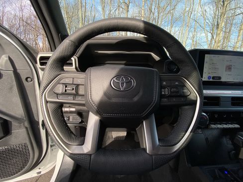 Certified 2025 Toyota Tacoma SR5 image 32