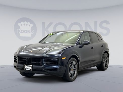 Used 2024 Porsche Cayenne Base image 1