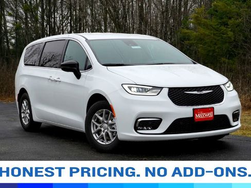 New 2026 Chrysler Pacifica Select image 1