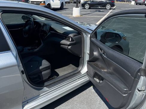 Used 2023 Toyota Camry SE w/ Convenience Package FWD image 21