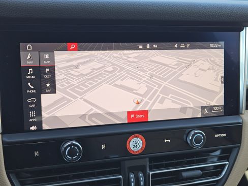 Certified 2025 Porsche Macan S image 17