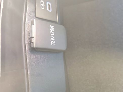 Used 2025 Toyota Corolla LE image 25