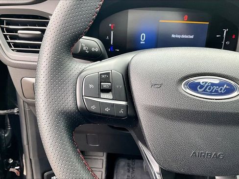 Used 2025 Ford Escape ST-Line AWD/4WD image 24