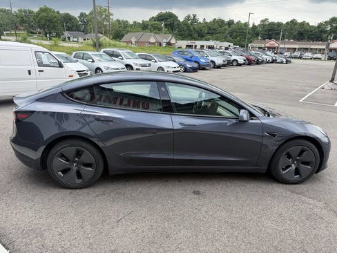 Used 2022 Tesla Model 3 Standard Range RWD image 6