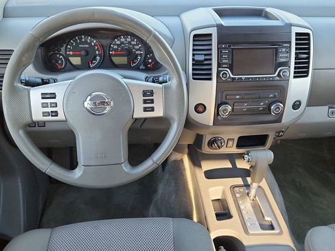 Used 2018 Nissan Frontier SV image 11
