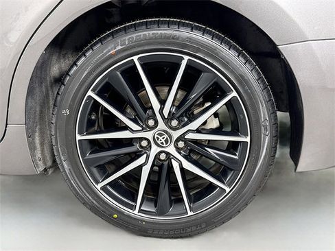 Used 2021 Toyota Camry SE image 28