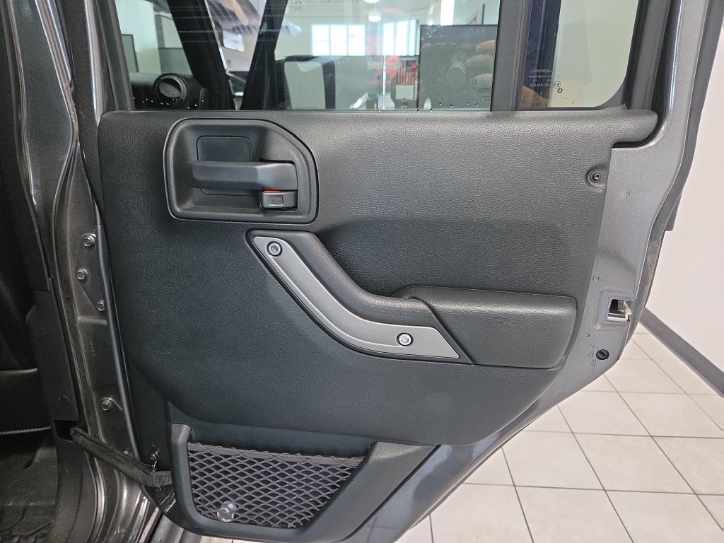 Used 2018 Jeep Wrangler Unlimited Sport AWD/4WD image 14