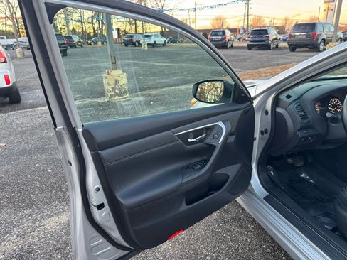 Used 2016 Nissan Altima 2.5 SL w/ 2.5 Technology Package image 10