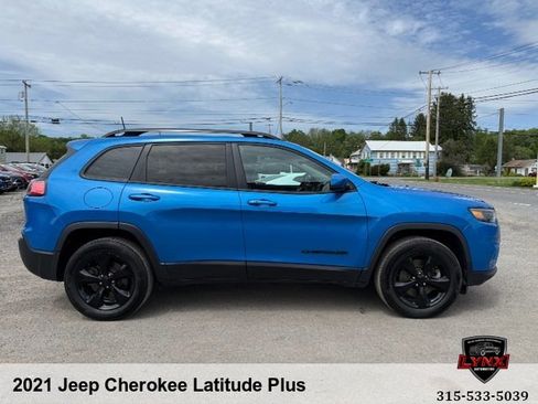 Used 2021 Jeep Cherokee Latitude Plus AWD/4WD image 6