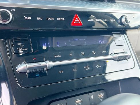 Used 2022 Kia Carnival SX Prestige image 16