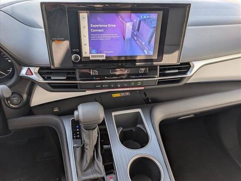 New 2026 Toyota Sienna LE FWD image 12